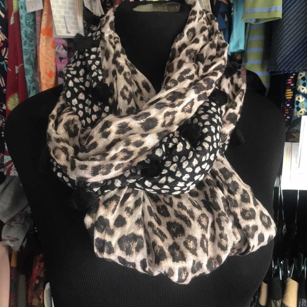 Stella & Dot leopard infinity scarf